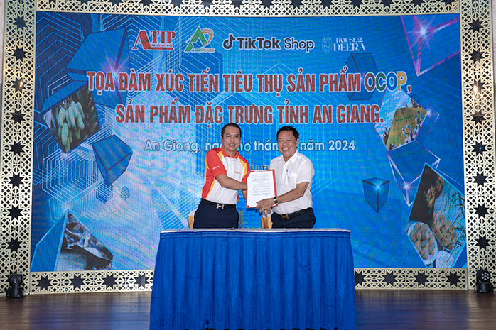 HDBank hợp tác với Trung tâm Xúc tiến Thương mại và Đầu tư tỉnh An Giang tăng sức bật cho doanh nghiệp địa phương- Ảnh 1. HDBank hợp tác với Trung tâm Xúc tiến Thương mại và Đầu tư tỉnh An Giang tăng sức bật cho doanh nghiệp địa phương- Ảnh 1.