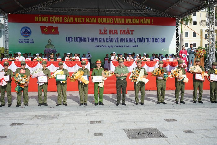 Khánh Hòa, Đà Nẵng ra mắt lực lượng bảo vệ an ninh trật tự ở cơ sở- Ảnh 3. Khánh Hòa, Đà Nẵng ra mắt lực lượng bảo vệ an ninh trật tự ở cơ sở- Ảnh 3.