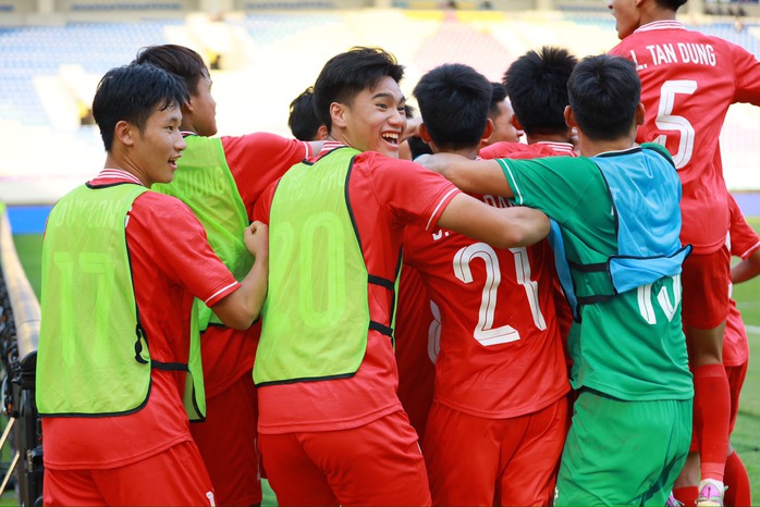Thái Lan ngược dòng thành công, U16 Việt Nam chờ tranh hạng 3 Đông Nam Á- Ảnh 1. Thái Lan ngược dòng thành công, U16 Việt Nam chờ tranh hạng 3 Đông Nam Á- Ảnh 1.