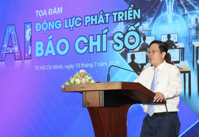 Nhà báo - TS Tô Đình Tuân, Tổng Biên tập Báo Người Lao Động phát biểu tại tọa đàm Ảnh: Hoàng Triều Nhà báo - TS Tô Đình Tuân, Tổng Biên tập Báo Người Lao Động phát biểu tại tọa đàm Ảnh: Hoàng Triều