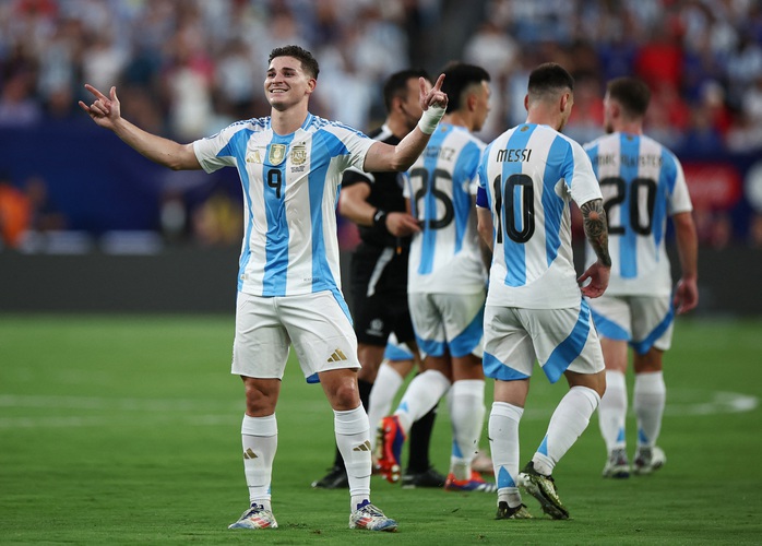 Copa America: Messi giải cơn khát bàn thắng, Argentina vào chung kết- Ảnh 1. Copa America: Messi giải cơn khát bàn thắng, Argentina vào chung kết- Ảnh 1.