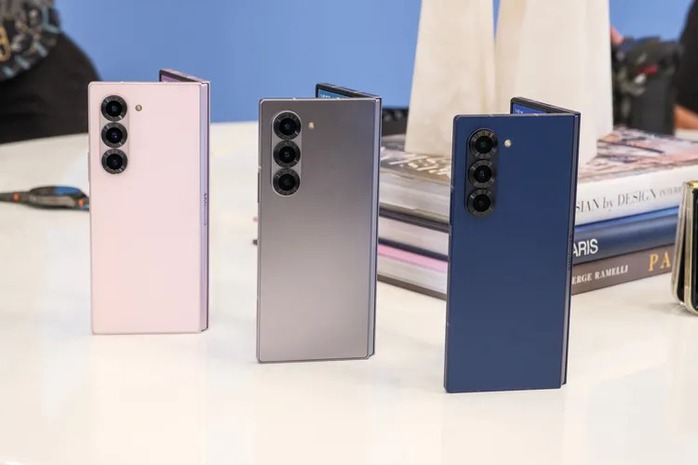 Hai mẫu smartphone mới nhất của Samsung vừa trình làng tối nay- Ảnh 1. Hai mẫu smartphone mới nhất của Samsung vừa trình làng tối nay- Ảnh 1.