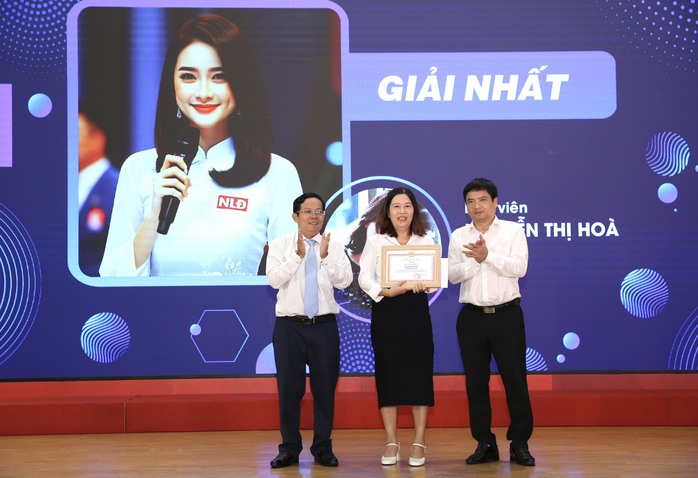 Báo Người Lao Động tổ chức tọa đàm "AI – Động lực phát triển báo chí số"- Ảnh 10. Báo Người Lao Động tổ chức tọa đàm "AI – Động lực phát triển báo chí số"- Ảnh 10.