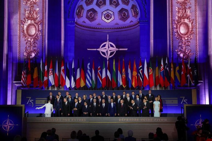Mỹ và đồng minh NATO bơm thêm hệ thống tên lửa Patriot cho Ukraine- Ảnh 1. Mỹ và đồng minh NATO bơm thêm hệ thống tên lửa Patriot cho Ukraine- Ảnh 1.