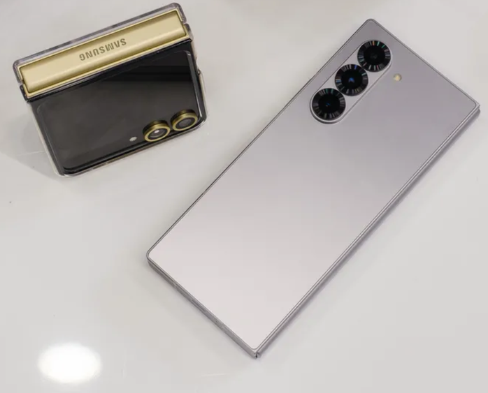 Hai mẫu smartphone mới nhất của Samsung vừa trình làng tối nay- Ảnh 3. Hai mẫu smartphone mới nhất của Samsung vừa trình làng tối nay- Ảnh 3.