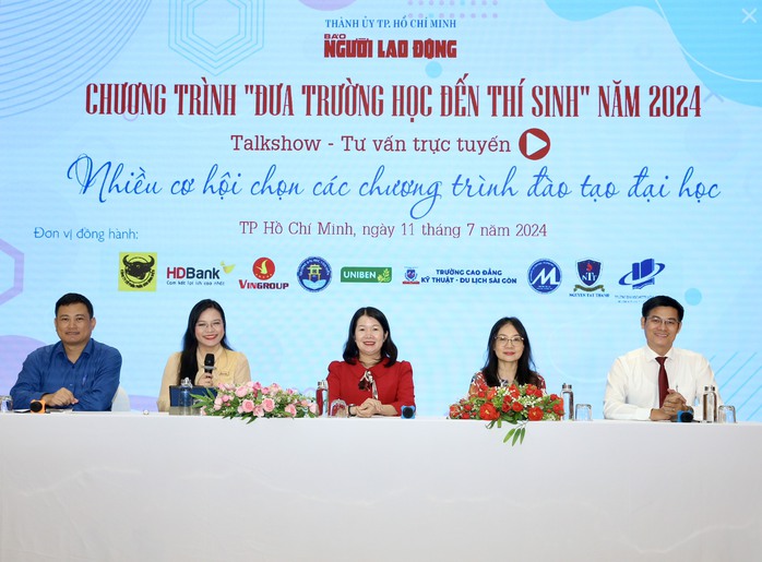 Tư vấn trực tuyến: Cân nhắc nhiều yếu tố khi chọn chương trình đào tạo ĐH- Ảnh 2. Tư vấn trực tuyến: Cân nhắc nhiều yếu tố khi chọn chương trình đào tạo ĐH- Ảnh 2.