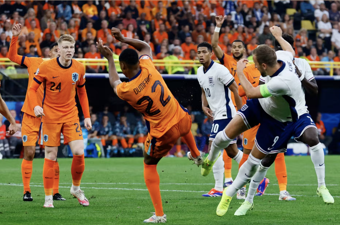 Euro 2024: Vì sao tuyển Anh được hưởng quả phạt đền trước Hà Lan?- Ảnh 2. Euro 2024: Vì sao tuyển Anh được hưởng quả phạt đền trước Hà Lan?- Ảnh 2.