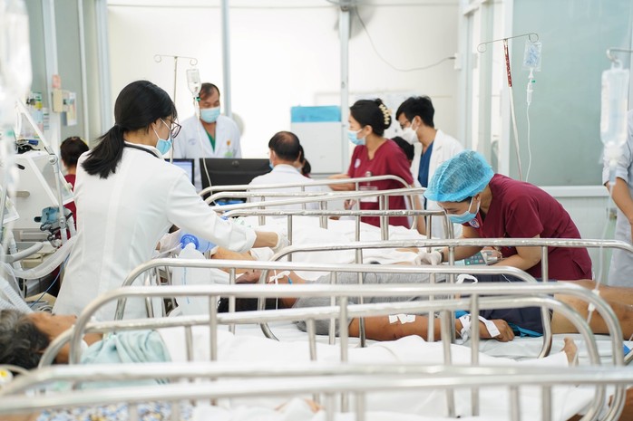 Lượng người cấp cứu tại Bệnh viện Chợ Rẫy tăng kỷ lục chưa từng có- Ảnh 1. Lượng người cấp cứu tại Bệnh viện Chợ Rẫy tăng kỷ lục chưa từng có- Ảnh 1.