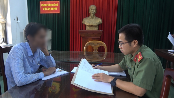 Người đàn ông đăng tin sai sự thật, xúc phạm UBND phường - Ảnh 1. Người đàn ông đăng tin sai sự thật, xúc phạm UBND phường - Ảnh 1.
