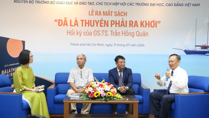 Ra mắt hồi ký "Đã là thuyền phải ra khơi" của cố GS-TS Trần Hồng Quân - Ảnh 3. Ra mắt hồi ký "Đã là thuyền phải ra khơi" của cố GS-TS Trần Hồng Quân - Ảnh 3.