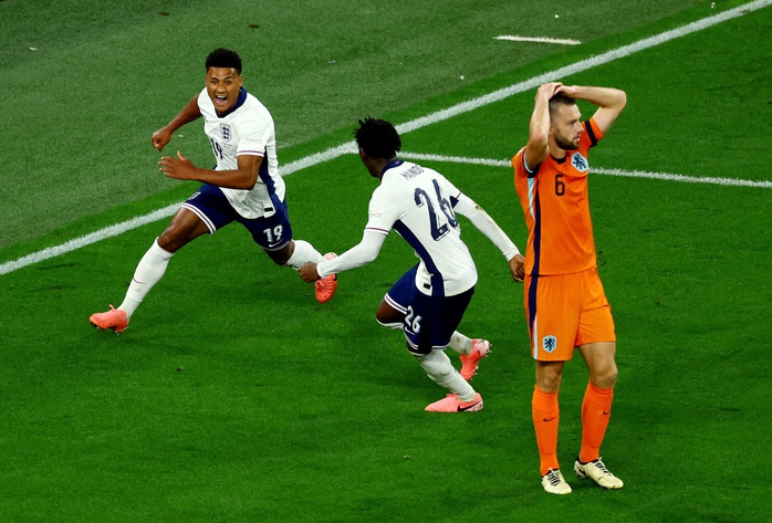 "Siêu dự bị" Ollie Watkins nhận mưa lời khen với siêu phẩm ở bán kết Euro 2024- Ảnh 4. "Siêu dự bị" Ollie Watkins nhận mưa lời khen với siêu phẩm ở bán kết Euro 2024- Ảnh 4.