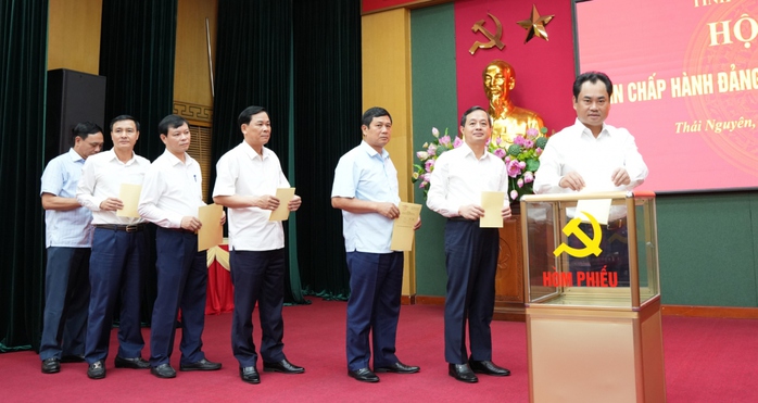 Bộ Chính trị đồng ý giới thiệu, ông Trịnh Việt Hùng được bầu làm Bí thư Thái Nguyên- Ảnh 1. Bộ Chính trị đồng ý giới thiệu, ông Trịnh Việt Hùng được bầu làm Bí thư Thái Nguyên- Ảnh 1.