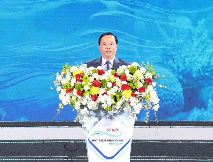 Tưng bừng đêm khai mạc lễ hội Tinh hoa đất biển Bình Định năm 2024- Ảnh 3. Tưng bừng đêm khai mạc lễ hội Tinh hoa đất biển Bình Định năm 2024- Ảnh 3.