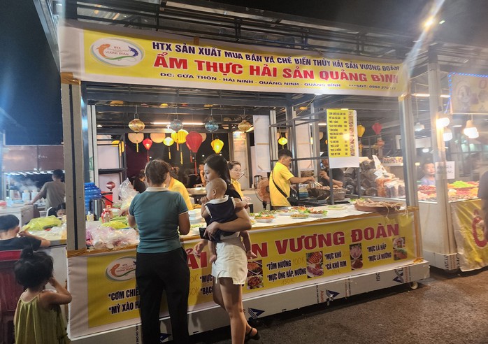 Sôi động "Lễ hội ẩm thực và âm nhạc quốc tế" ở Quảng Bình- Ảnh 4. Sôi động "Lễ hội ẩm thực và âm nhạc quốc tế" ở Quảng Bình- Ảnh 4.