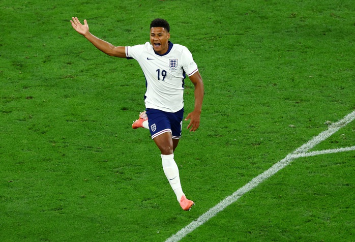 "Siêu dự bị" Ollie Watkins nhận mưa lời khen với siêu phẩm ở bán kết Euro 2024- Ảnh 5. "Siêu dự bị" Ollie Watkins nhận mưa lời khen với siêu phẩm ở bán kết Euro 2024- Ảnh 5.