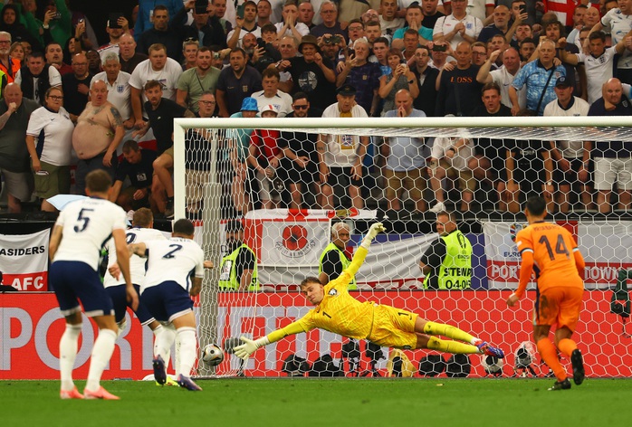 Euro 2024: Vì sao tuyển Anh được hưởng quả phạt đền trước Hà Lan?- Ảnh 5. Euro 2024: Vì sao tuyển Anh được hưởng quả phạt đền trước Hà Lan?- Ảnh 5.