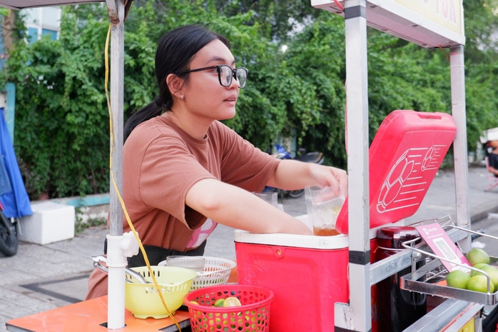 Sinh viên làm thêm: Thêm trải nghiệm, thêm niềm vui- Ảnh 1. Sinh viên làm thêm: Thêm trải nghiệm, thêm niềm vui- Ảnh 1.