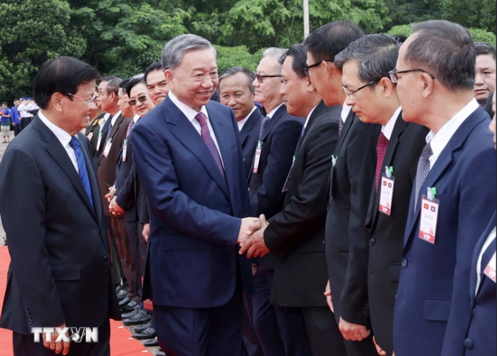 Tổng Bí thư, Chủ tịch nước Lào đón, hội đàm với Chủ tịch nước Tô Lâm- Ảnh 6. Tổng Bí thư, Chủ tịch nước Lào đón, hội đàm với Chủ tịch nước Tô Lâm- Ảnh 6.