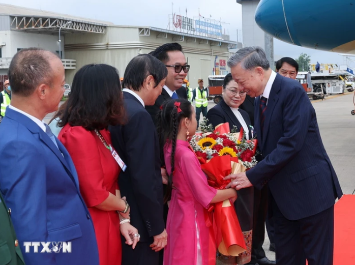 Tổng Bí thư, Chủ tịch nước Lào đón, hội đàm với Chủ tịch nước Tô Lâm- Ảnh 16. Tổng Bí thư, Chủ tịch nước Lào đón, hội đàm với Chủ tịch nước Tô Lâm- Ảnh 16.