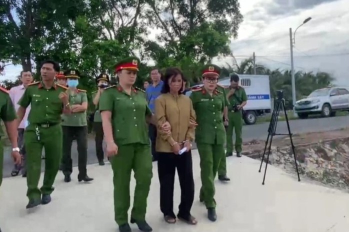 Giao 3 cháu nhỏ cho người mẹ từng bị gia đình chồng cũ hành hạ dã man- Ảnh 1. Giao 3 cháu nhỏ cho người mẹ từng bị gia đình chồng cũ hành hạ dã man- Ảnh 1.