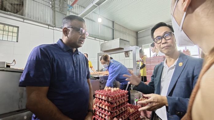 Đoàn công tác SFA thăm trang trại trứng gà công nghệ cao Bến Lức của Công ty CP Ba Huân Đoàn công tác SFA thăm trang trại trứng gà công nghệ cao Bến Lức của Công ty CP Ba Huân
