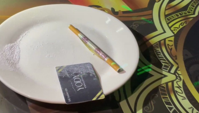 Dân báo tin, công an bắt quả tang 4 cặp đôi đang phê ma túy- Ảnh 3. Dân báo tin, công an bắt quả tang 4 cặp đôi đang phê ma túy- Ảnh 3.