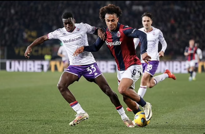 Joshua Zirkzee (9) góp công quan trọng giúp Bologna giành vé dự Champions League Joshua Zirkzee (9) góp công quan trọng giúp Bologna giành vé dự Champions League