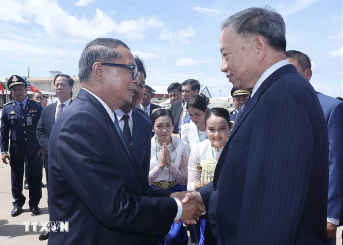 Quốc vương Norodom Sihamoni đón Chủ tịch nước Tô Lâm- Ảnh 5. Quốc vương Norodom Sihamoni đón Chủ tịch nước Tô Lâm- Ảnh 5.