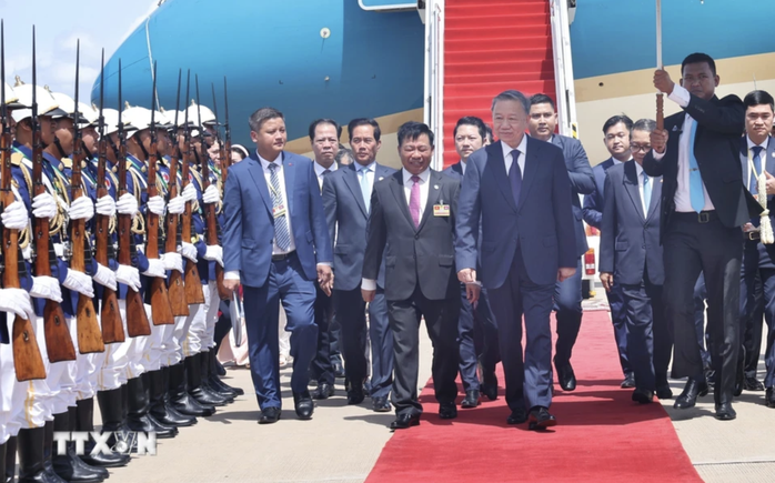 Quốc vương Norodom Sihamoni đón Chủ tịch nước Tô Lâm- Ảnh 6. Quốc vương Norodom Sihamoni đón Chủ tịch nước Tô Lâm- Ảnh 6.