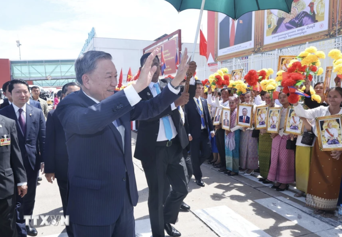 Quốc vương Norodom Sihamoni đón Chủ tịch nước Tô Lâm- Ảnh 8. Quốc vương Norodom Sihamoni đón Chủ tịch nước Tô Lâm- Ảnh 8.