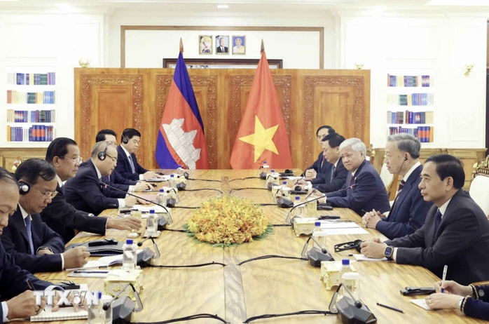 Chủ tịch nước Tô Lâm hội đàm với Chủ tịch CPP Hun Sen- Ảnh 2. Chủ tịch nước Tô Lâm hội đàm với Chủ tịch CPP Hun Sen- Ảnh 2.