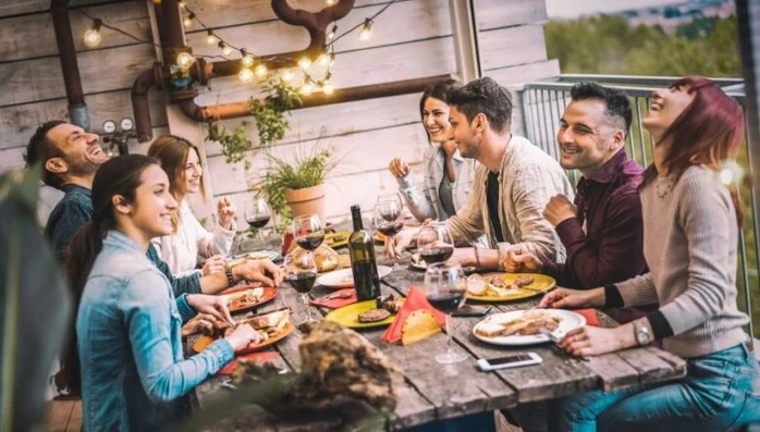 Sư Tử độc thân có cơ hội gặp gỡ người mới vào giữa tuần. Ảnh: liveboldandbloom.com Sư Tử độc thân có cơ hội gặp gỡ người mới vào giữa tuần. Ảnh: liveboldandbloom.com