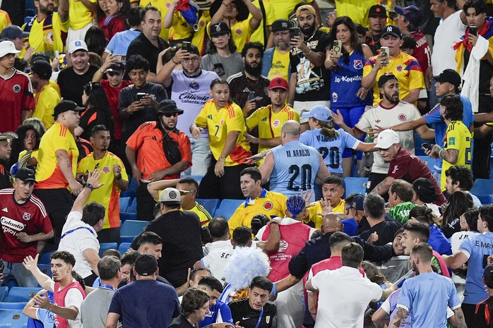 Ẩu đả tại Copa America, Darwin Nunez có nguy cơ bị cấm thi đấu tại Liverpool- Ảnh 3. Ẩu đả tại Copa America, Darwin Nunez có nguy cơ bị cấm thi đấu tại Liverpool- Ảnh 3.