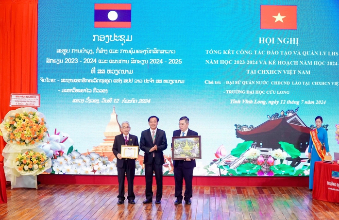 Hội nghị liên quan lưu học sinh Lào tổ chức tại Trường ĐH Cửu Long- Ảnh 4. Hội nghị liên quan lưu học sinh Lào tổ chức tại Trường ĐH Cửu Long- Ảnh 4.