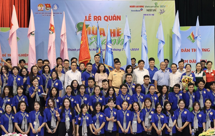 Báo Người Lao Động đồng hành cùng Chiến dịch tình nguyện "Mùa hè xanh"- Ảnh 4. Báo Người Lao Động đồng hành cùng Chiến dịch tình nguyện "Mùa hè xanh"- Ảnh 4.