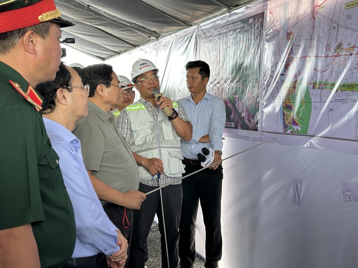Thủ tướng: “Đường cao tốc không chỉ để đẹp"- Ảnh 7. Thủ tướng: “Đường cao tốc không chỉ để đẹp"- Ảnh 7.