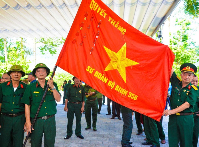 Tháng 7 ở Vị Xuyên, nước mắt và hoa- Ảnh 11. Tháng 7 ở Vị Xuyên, nước mắt và hoa- Ảnh 11.