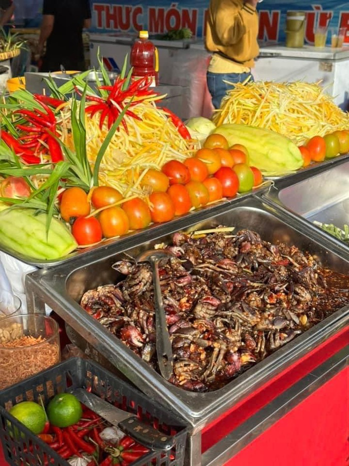 Mãn nhãn với hàng ngàn đặc sản tại lễ hội Tinh hoa đất biển Bình Định- Ảnh 8. Mãn nhãn với hàng ngàn đặc sản tại lễ hội Tinh hoa đất biển Bình Định- Ảnh 8.