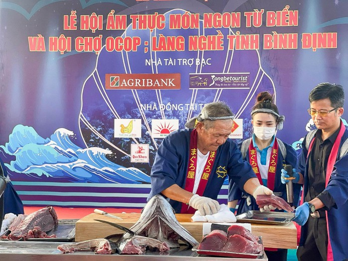 Mãn nhãn với hàng ngàn đặc sản tại lễ hội Tinh hoa đất biển Bình Định- Ảnh 3. Mãn nhãn với hàng ngàn đặc sản tại lễ hội Tinh hoa đất biển Bình Định- Ảnh 3.