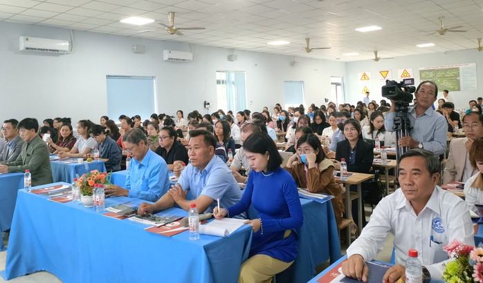 Bình Dương đối thoại với doanh nghiệp về cấp phép cho lao động người nước ngoài- Ảnh 2. Bình Dương đối thoại với doanh nghiệp về cấp phép cho lao động người nước ngoài- Ảnh 2.