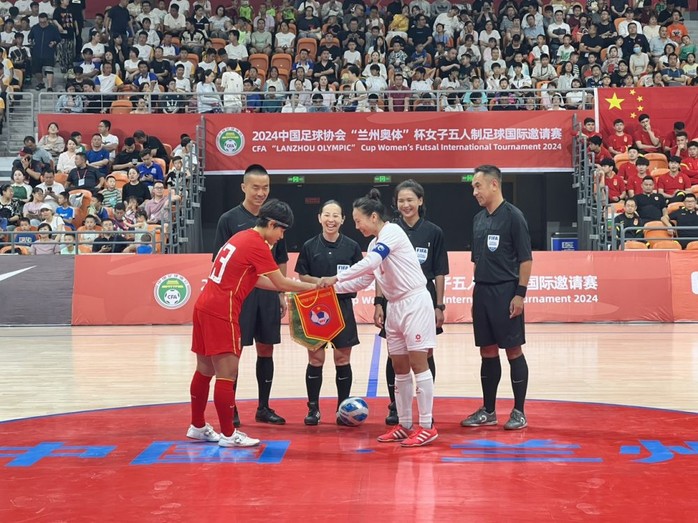 Tuyển futsal nữ Việt Nam thắng đậm Trung Quốc- Ảnh 2. Tuyển futsal nữ Việt Nam thắng đậm Trung Quốc- Ảnh 2.