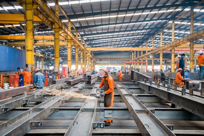 Nhiều ngành công nghiệp trọng điểm TP HCM cần  lượng lớn lao động- Ảnh 1.