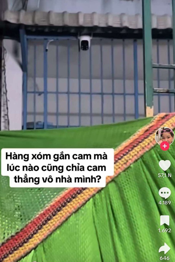 Lắp camera chỉa thẳng vào nhà hàng xóm có phạm luật?- Ảnh 1. Lắp camera chỉa thẳng vào nhà hàng xóm có phạm luật?- Ảnh 1.