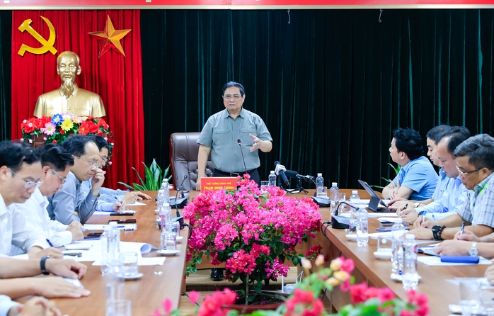 Thủ tướng Phạm Minh Chính tiếp tục băng đồng kiểm tra dự án cao tốc ở miền Tây- Ảnh 4. Thủ tướng Phạm Minh Chính tiếp tục băng đồng kiểm tra dự án cao tốc ở miền Tây- Ảnh 4.