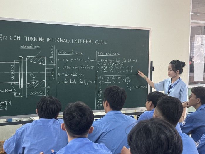 Sinh viên trường nghề xuất sắc chinh phục bậc đại học- Ảnh 1. Sinh viên trường nghề xuất sắc chinh phục bậc đại học- Ảnh 1.