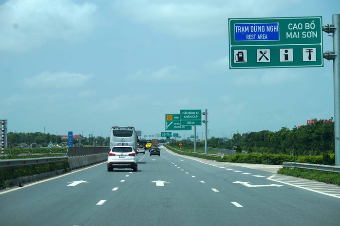 Thu phí đường cao tốc: Cần hài hòa, minh bạch- Ảnh 1. Thu phí đường cao tốc: Cần hài hòa, minh bạch- Ảnh 1.