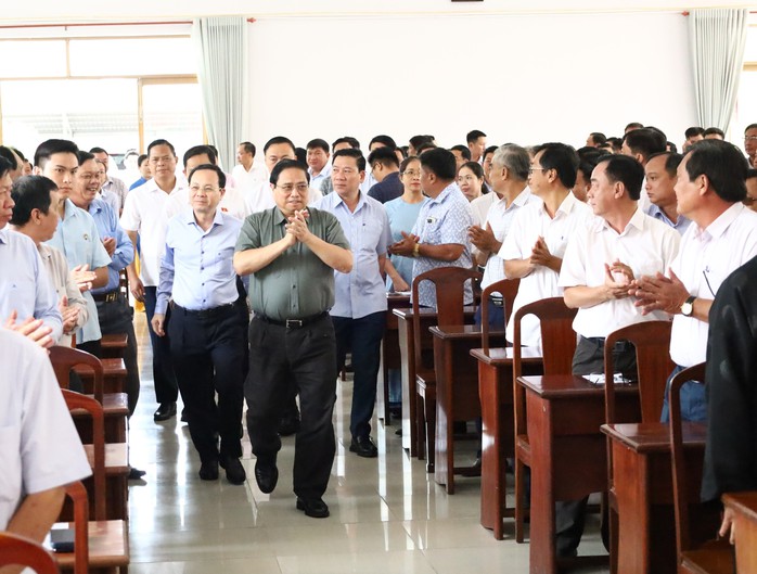 Thủ tướng Phạm Minh Chính trả lời "nóng" nhiều ý kiến của cử tri Cần Thơ- Ảnh 1. Thủ tướng Phạm Minh Chính trả lời "nóng" nhiều ý kiến của cử tri Cần Thơ- Ảnh 1.
