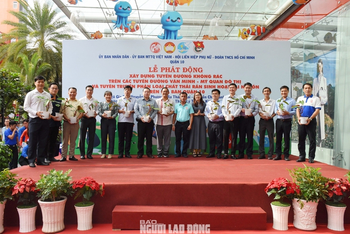 Quận 10 xây dựng 10 tuyến đường không rác- Ảnh 2. Quận 10 xây dựng 10 tuyến đường không rác- Ảnh 2.