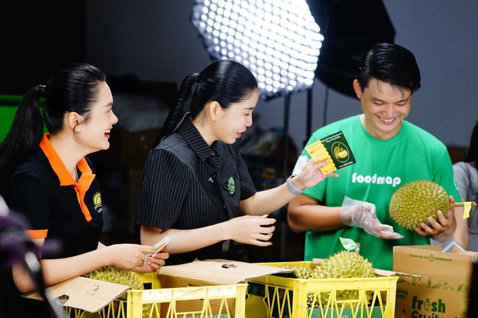 Chủ tịch Hiệp hội Sầu riêng tỉnh Đắk Lắk lên tiếng về phiên livestream “gây tranh cãi” của Hằng Du mục- Ảnh 1. Chủ tịch Hiệp hội Sầu riêng tỉnh Đắk Lắk lên tiếng về phiên livestream “gây tranh cãi” của Hằng Du mục- Ảnh 1.
