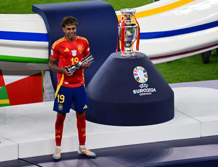 Chức vô địch Euro 2024 của Tây Ban Nha: Siêu dự bị cũng hay hơn Anh- Ảnh 9. Chức vô địch Euro 2024 của Tây Ban Nha: Siêu dự bị cũng hay hơn Anh- Ảnh 9.